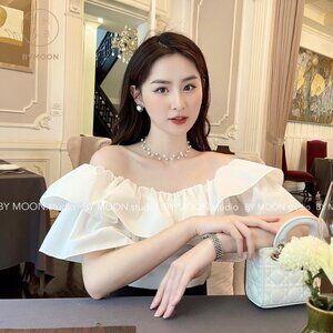 Off-the-shoulder Ruffle Crop Top